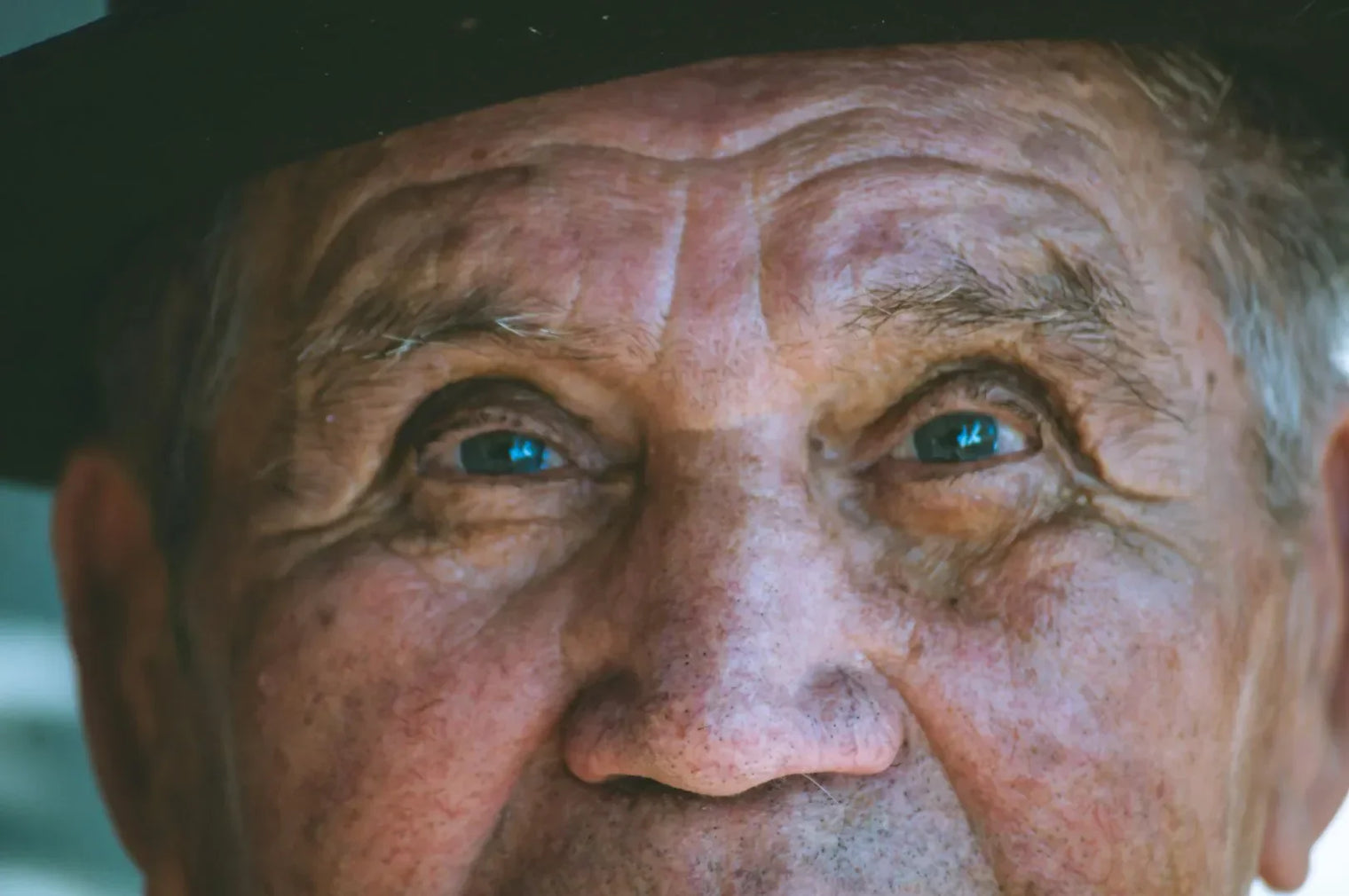 Cataracts and aging