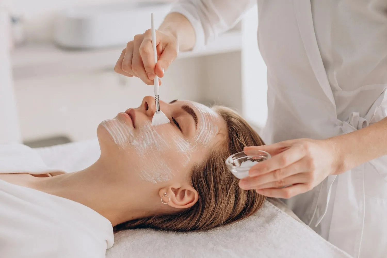 Benefits of an anti-aging facial